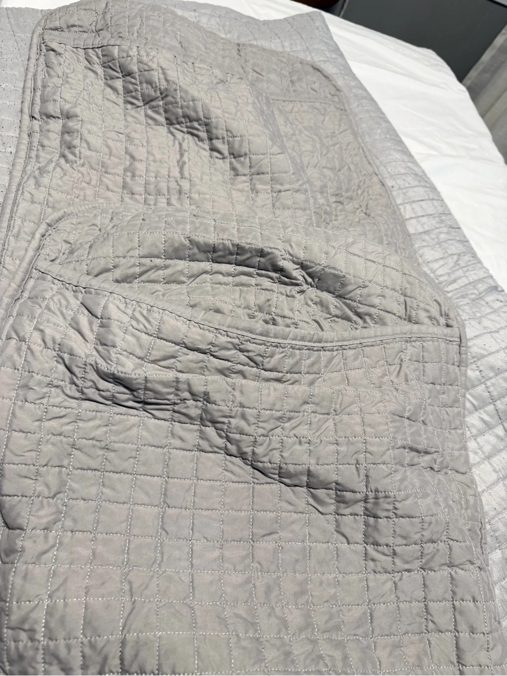 Gray Quilted Bedspread – Modern Lightweight Comfort